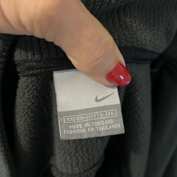 Juniors Nike Zip Up Jacket Black Size XXL 20-22 Fleece Ribbed pattern - Picture 8 of 9